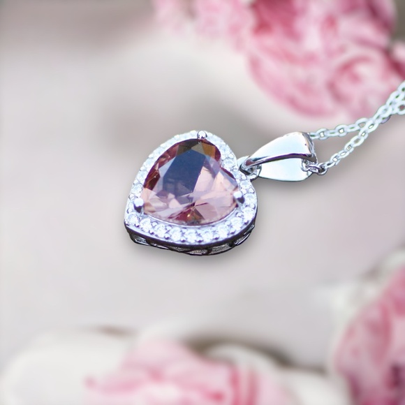 Mesmerizing Color Shift Heart Diaspore Pendant in Sterling Silver 925 - Picture 4 of 12